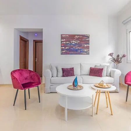 Luxurious Close To The Sea